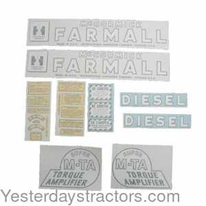 Farmall Super M International Decal Set 100941