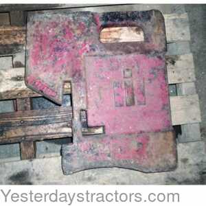 Farmall 1466 Suitcase Weight with IH Logo 430866