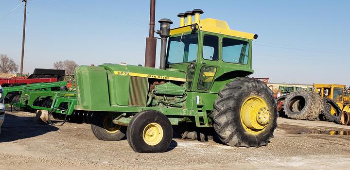 Deere's at the salvage yard - Yesterday's Tractors
