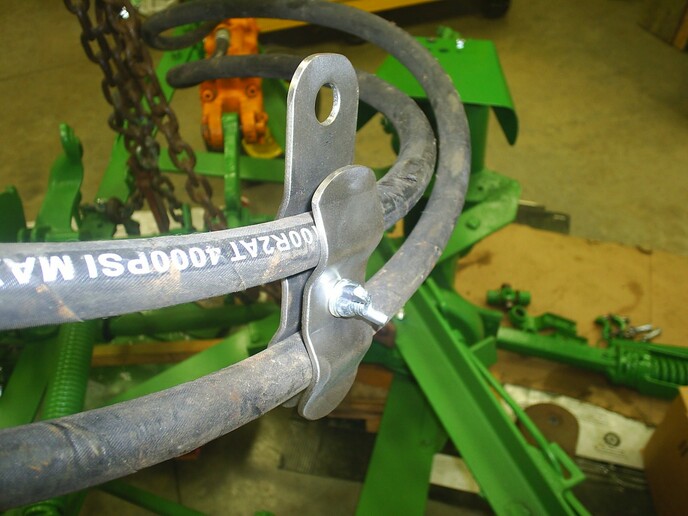 Hydraulic hose holder clamps u... Yesterday's Tractors (673073)
