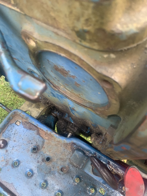 1974 ford 2000 hydraulic leak Yesterday's Tractors
