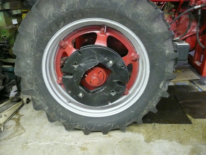 Farmall M Rear Weights Yesterday s Tractors farmall-m-rear-weights-yesterday-s-tractors