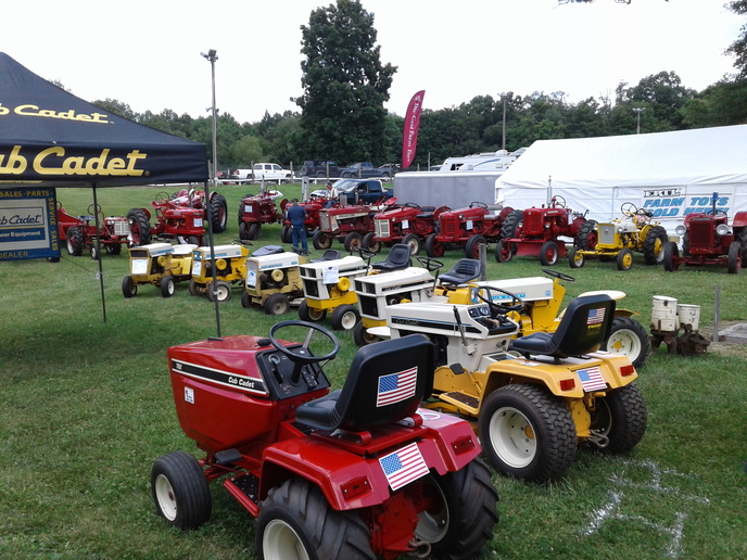 Pics of IH show, Stoneboro Pa. Yesterday's Tractors