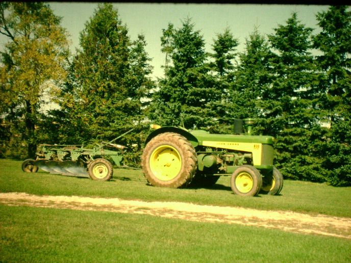 Differencs between JD plows??? Yesterday's Tractors