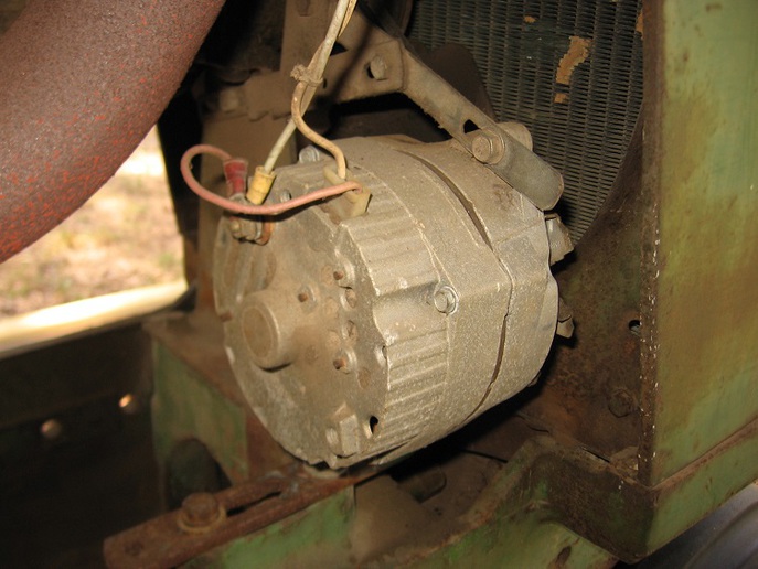 Alternator mount on John Deere 60 Yesterday's Tractors Forums