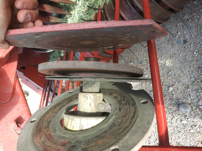 Hesston 4550 slip clutch Yesterday's Tractors