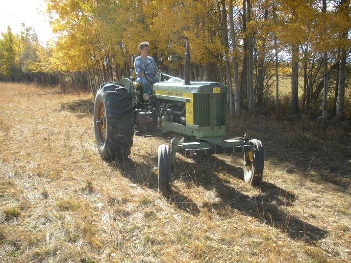 Pin by Greg Simpson on JD 2 cylinder | Tractors, Farm 
