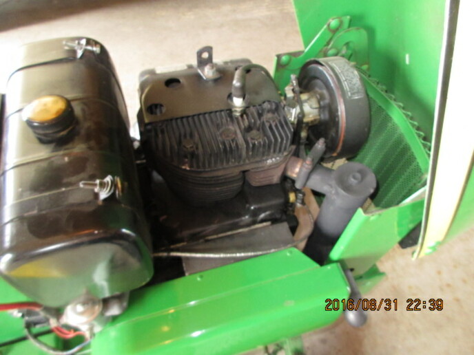 Predator 420 (13 hp) in a John Dee... - Yesterday's Tractors