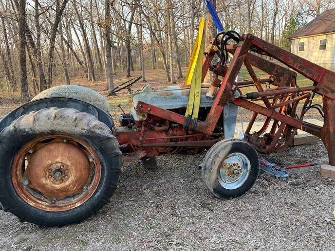 How to remove Ford loader/bucket? Yesterday's Tractors