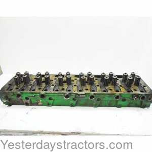 John Deere 8530 Cylinder Head with Valves Used 405287