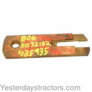 Farmall 656 Latch Spring - Lower 435935