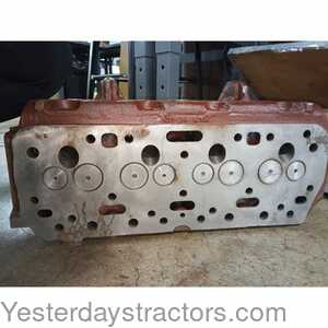 Farmall 434 Use 400195 - Cylinder Head with Valves 437412