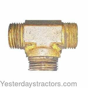 John Deere 8300 Injector T Fitting 442442