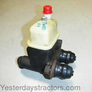 Ford TW5 Dual Brake Master Cylinder 497342