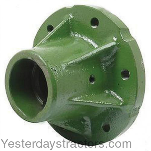 John Deere 840 Hub R47076